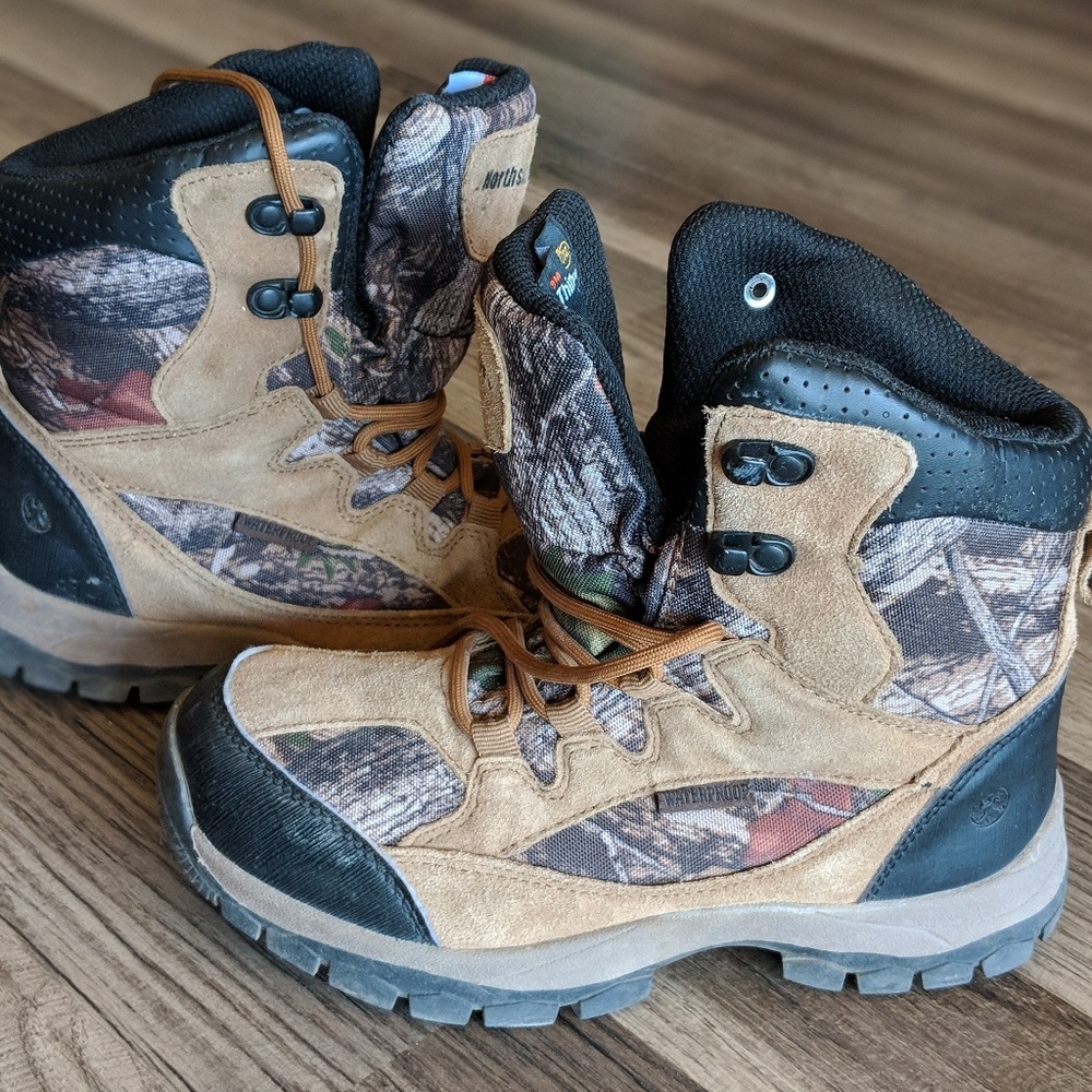 Kids waterproof, insulated hiking boots